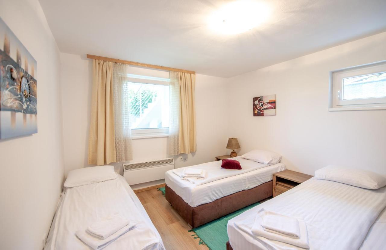 Apartman Mira SJJ Esterno foto