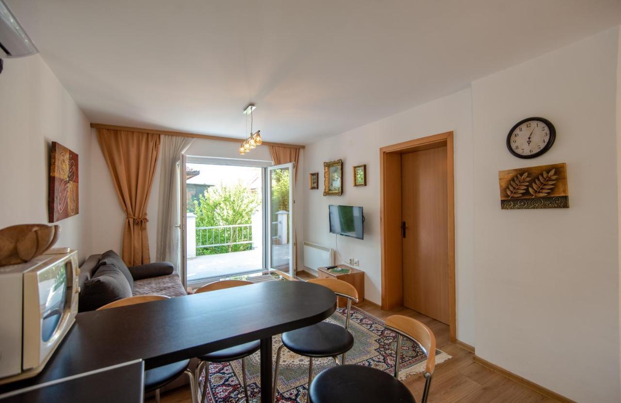 Apartman Mira SJJ Esterno foto