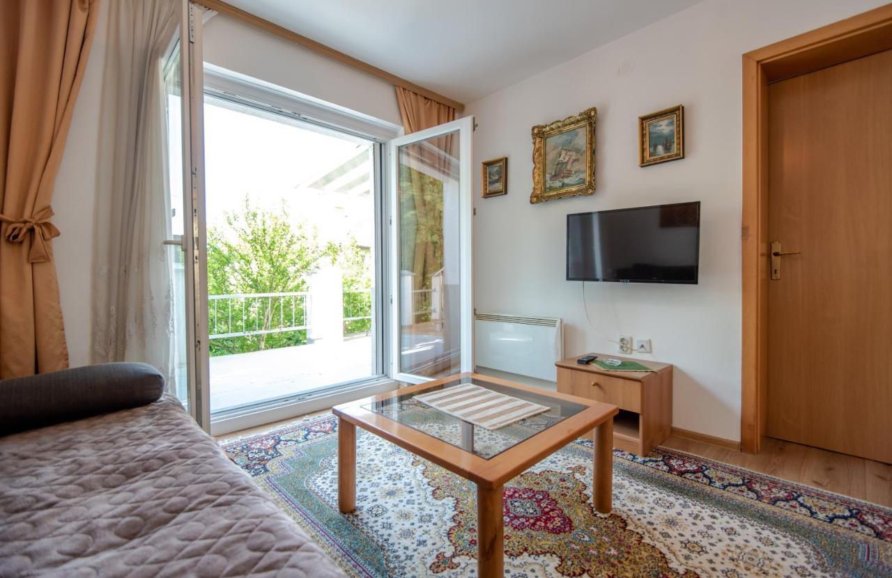 Apartman Mira SJJ Esterno foto