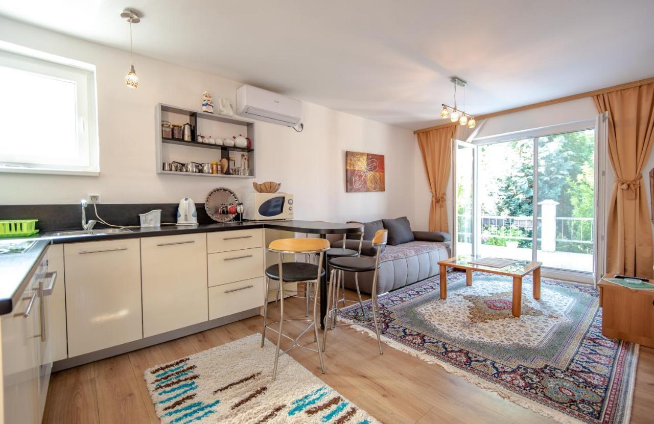 Apartman Mira SJJ Esterno foto