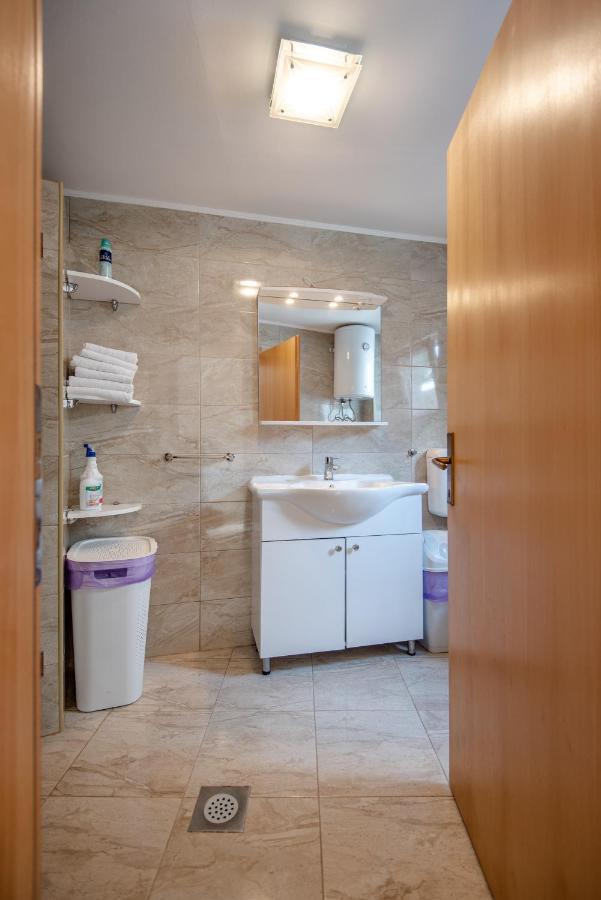 Apartman Mira SJJ Esterno foto