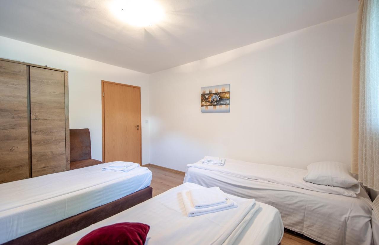 Apartman Mira SJJ Esterno foto